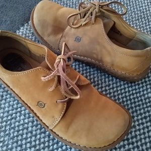 Born Tan Suede Loafers Women's Size 8.5